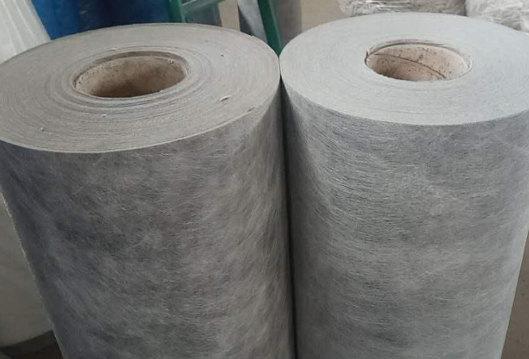 聚乙烯丙綸防水卷材的鋪設(shè)時(shí)要注意什么?